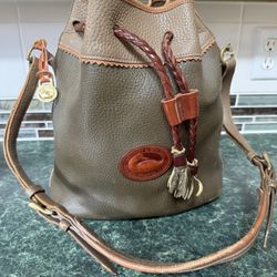 Dooney And Bourke Bag 