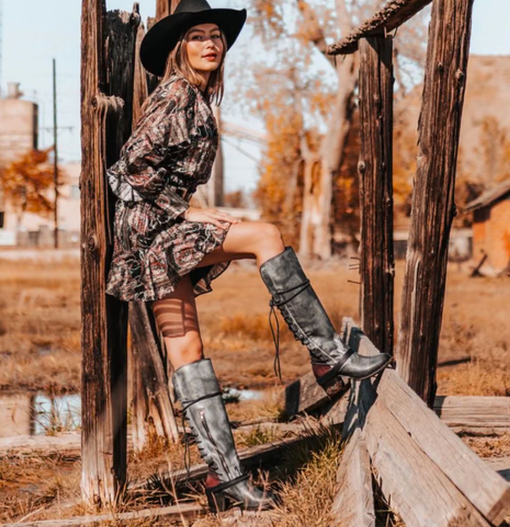 Freebird Coal Boots Size