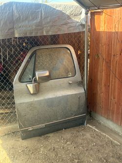 1986 c10 door driver side (no windows)