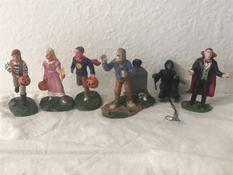 Halloween Figurine Decorations