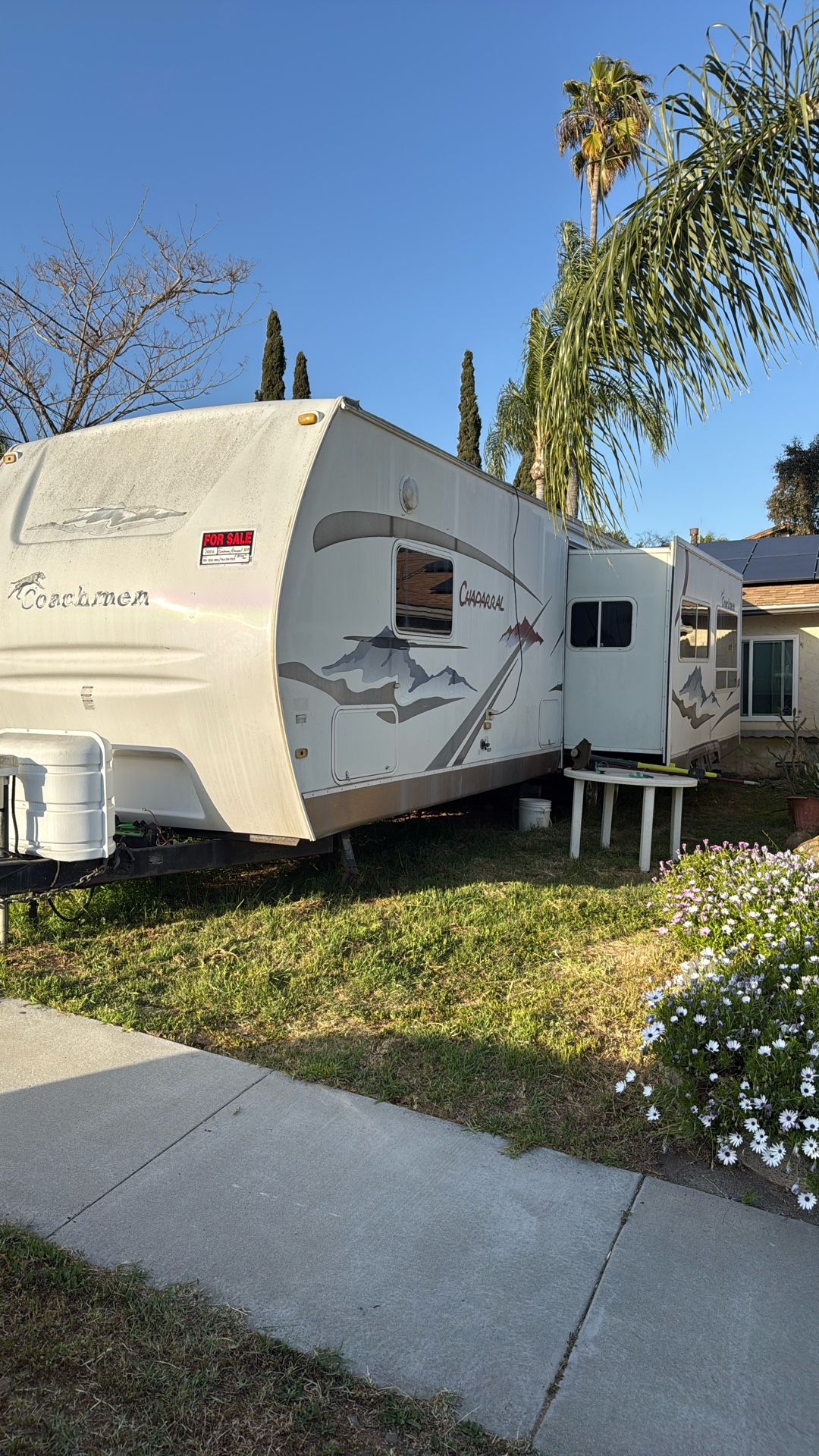 2006 Coachman Chaparral 32ft one slide out