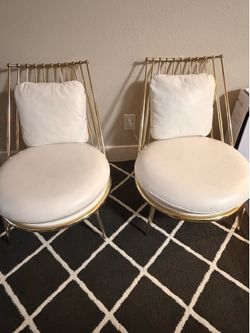 Aurora Lounge Chair Sticks Back