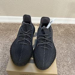 Yeezy 350 V2 - Black (Non-Reflective 