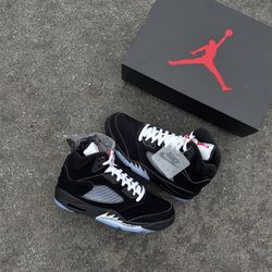 Jordan 5 BLACK METALLIC (Size 10 & 12)