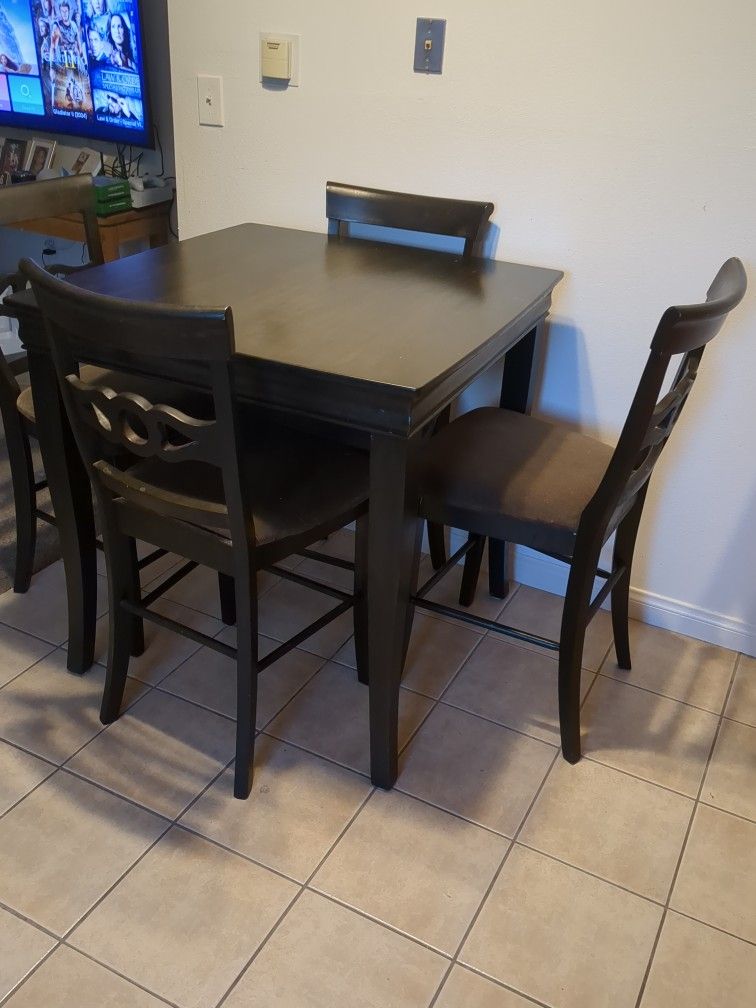 Solid Wood Dining Table /4 Chairs