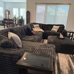 Beautiful large sectional  less than one year old  RC Willey