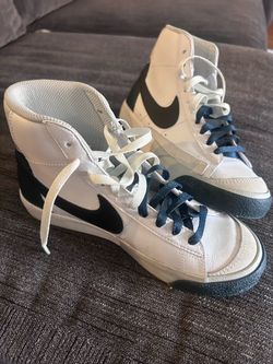 Boys Nike blazers dark green and gray