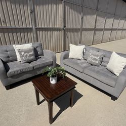 Beautiful Couch Set 
