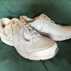 New Men’s New Balance Shoes size 9