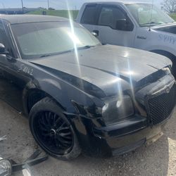 2008 chrysler 300 ( FOR PARTS)