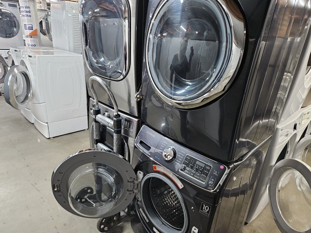 Blow Out Sale Store Full Of Nice Refurbished Reconditioned Certified Washer Dryer Refrigerator Oven Stove Stackable Free Warranty Samsung GE WHIRLPOOL