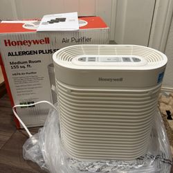 Honeywell HPA104 HEPA Air Purifier, Medium Room (155 sq. ft), White