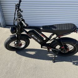 S8 2000W Dual Motor Electric Bike 32 MPH 70 Mile Range