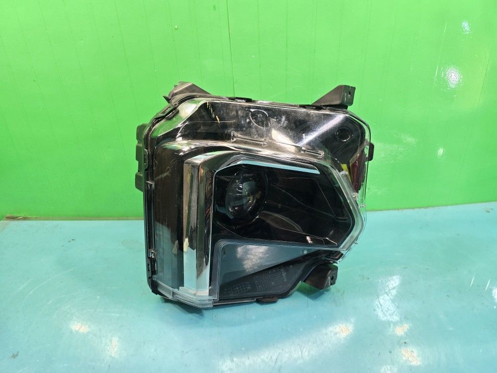 Headlight Traverse 2022 2023 OEM
