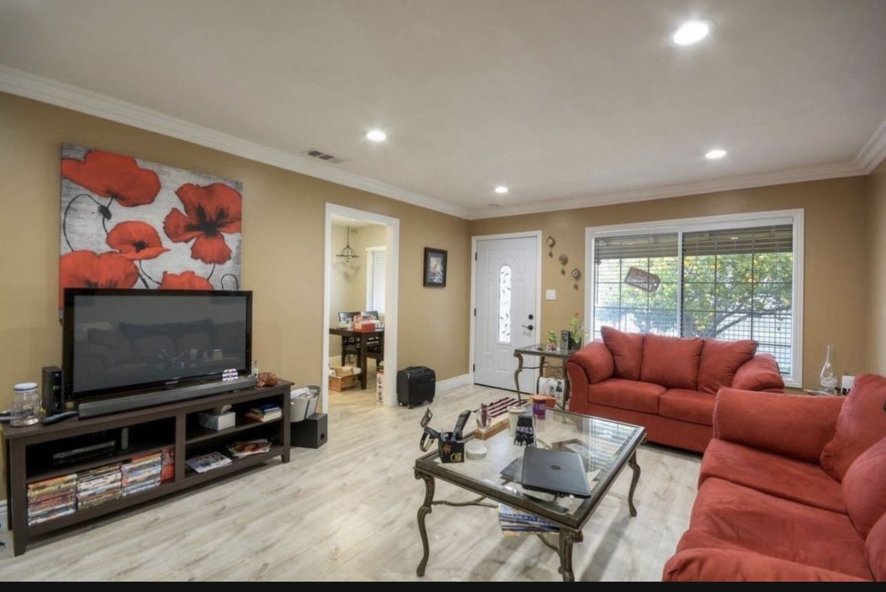 Love seat & Sofa