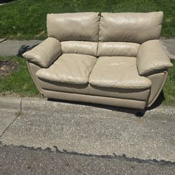 Free Love Seat