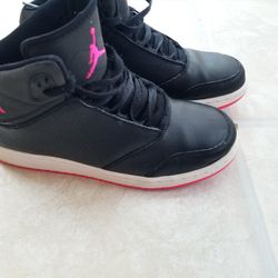 Jordans Size 8 Leather Pink .