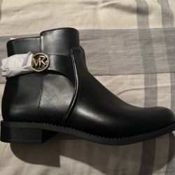 Michael Women Boots Size 7.5 For Women