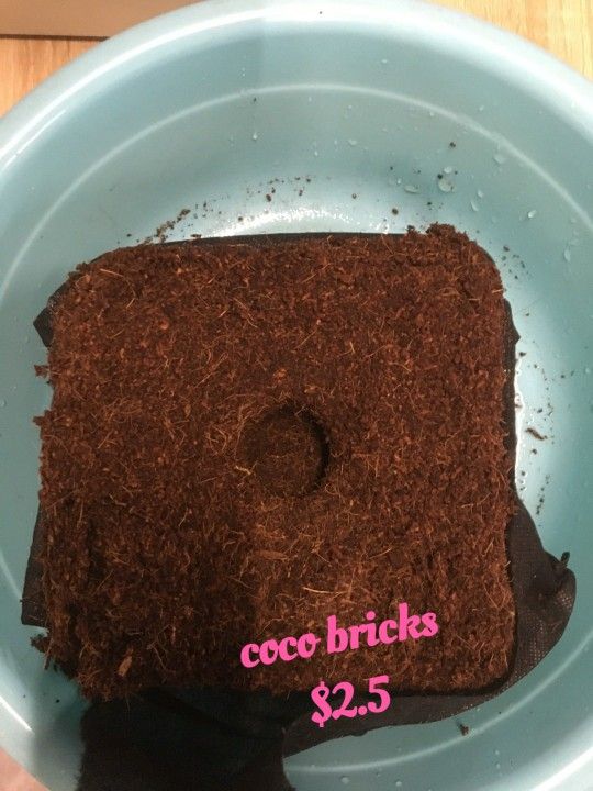 Coco Coir Fiber Soil Discs for House Plants, Succulents, Herbs, and Flowers.(18.5*12.2*11.2inch,30 Pack,33 pound)