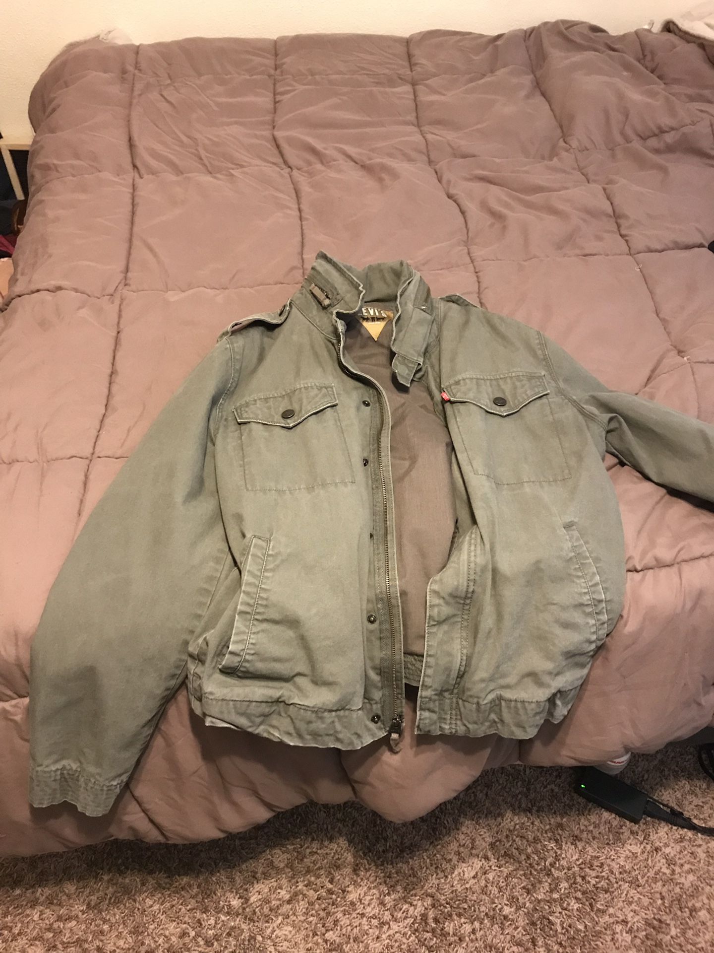 Olive Levi’s jacket with hidden hoodie medium