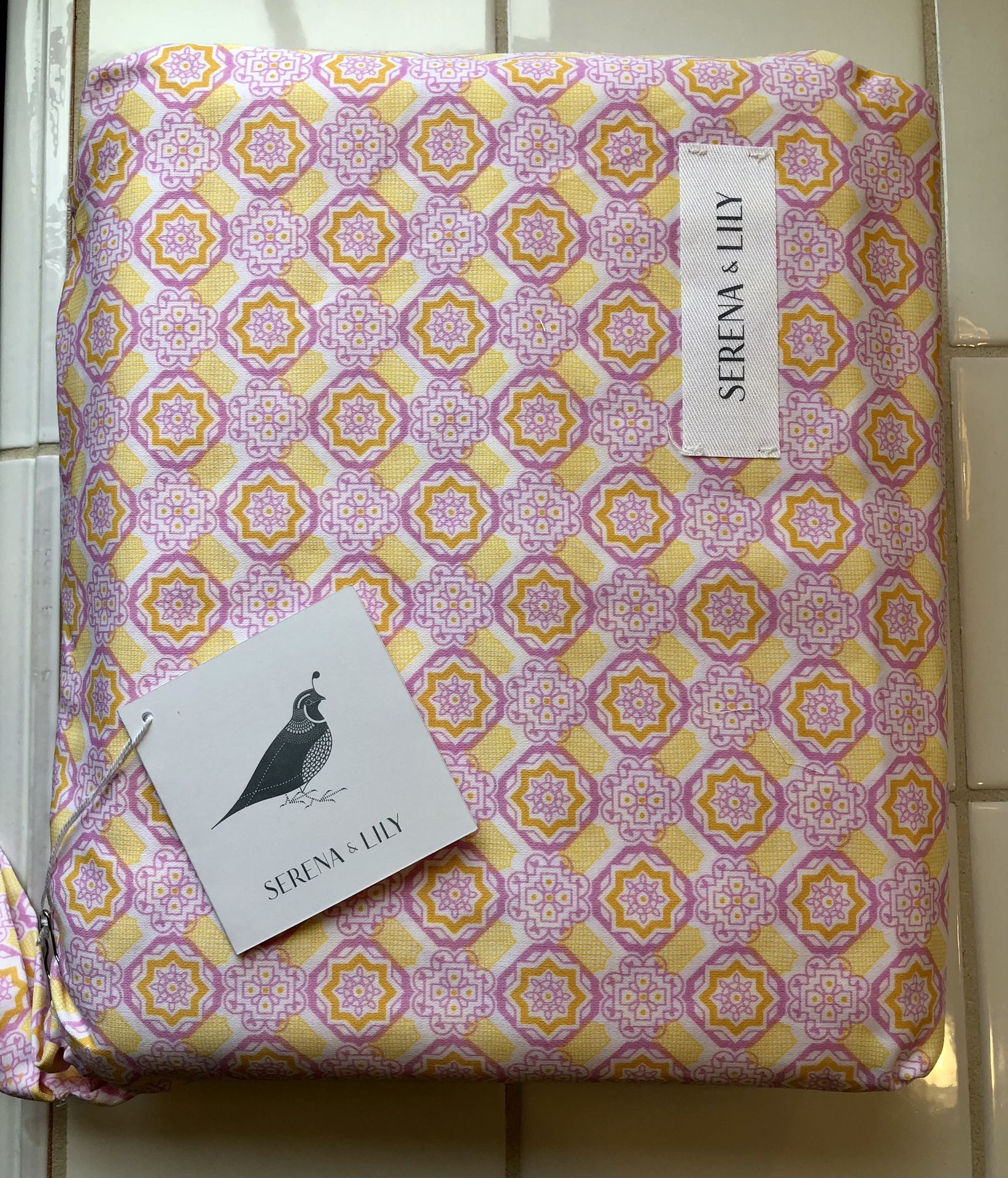 Serena And Lily Twin Sheet Sheet Pink, Orange And Yellow