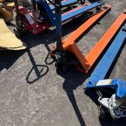 Palletjackused$199-259/new$279-299/crown399