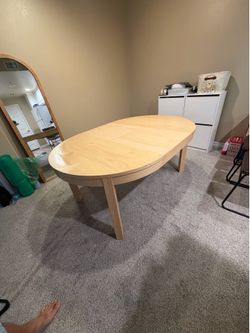EXPANDABLE DINING TABLE