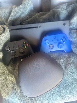 Xbox series x with controllers