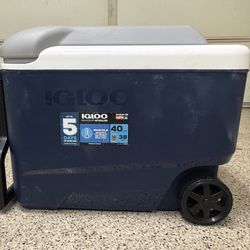 Igloo MaxCold 40 Quart Wheeled Cooler - 5 Day Ice Retention - Blue & Grey