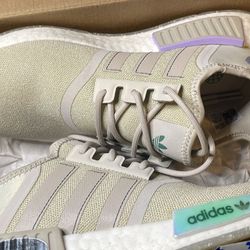 Adidas NMD_R1 Woman 