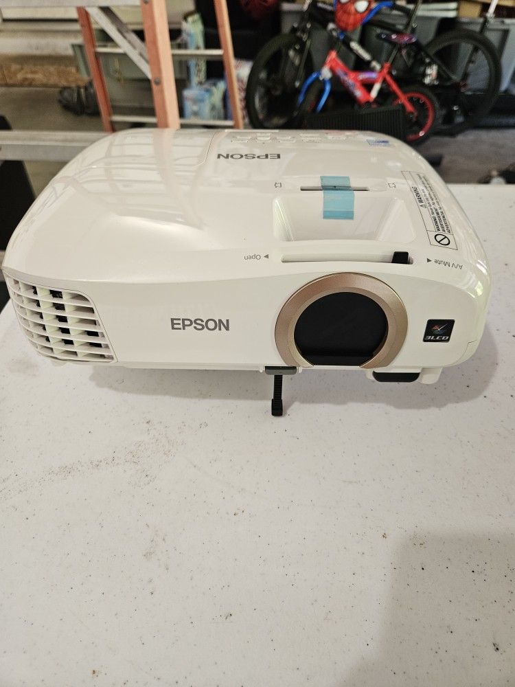 Epson Home Cinema 2045