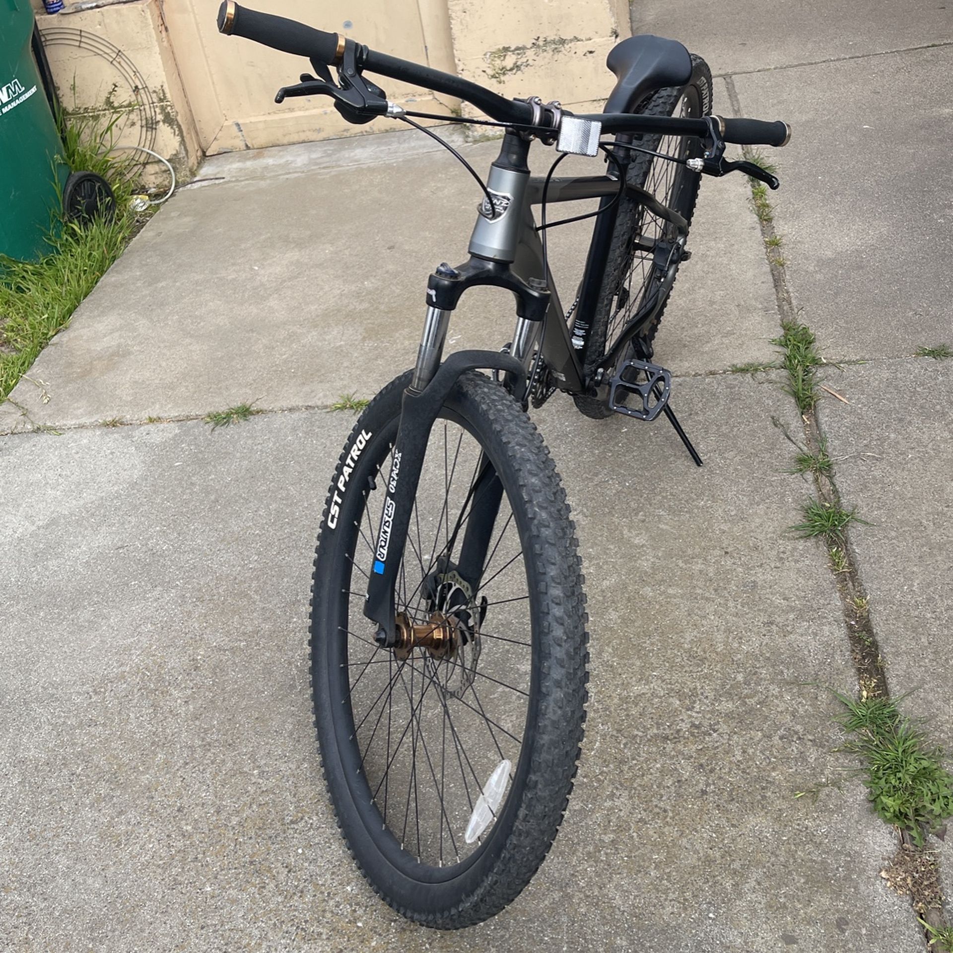 Black Kent 29 Trouvaille Mountain bike