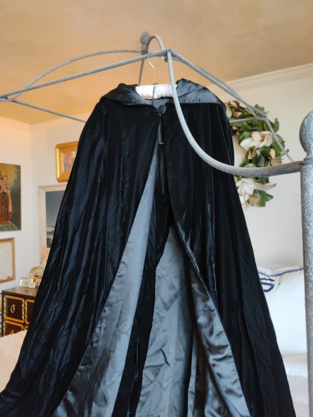 SAKS FIFTH AVENUE BLACK CAPE WITH VELVET BUSTIER DRESS.  