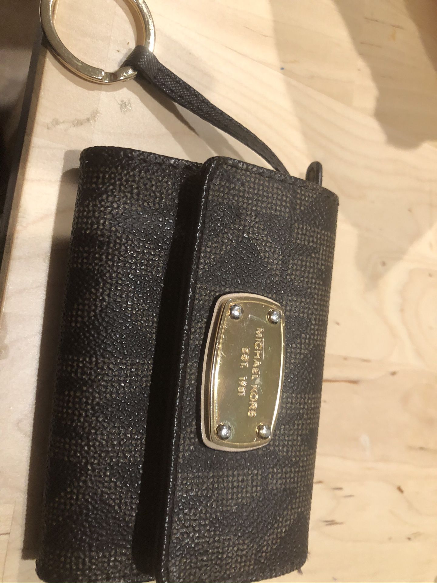 Keychain wallet