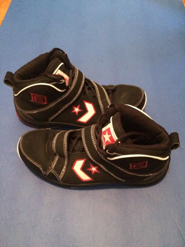 Converse Basketball Shoes Size 9.5