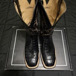 Luchesses Caiman Size 10 EE