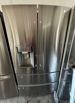 LG 4‑Door French Door Fridge – Stainless, Ice/Water Dispenser
