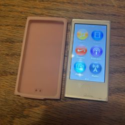 Apple iPod Touch Nano Media Player 7th Gen, Small Crack Bottom Screen, 2078 Pop, RMB Songs 