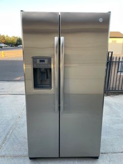 Refrigerator GE Stainless Steel Counter Depth