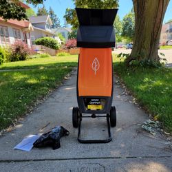 SUPERHANDY WOOD CHIPPER/ LEAF MULCHER