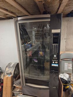 Crane 168 Snack Machine