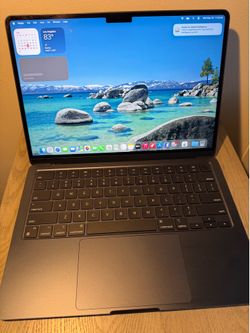 MacBook Air M2 16gb ram 256gb ssd. Apple Care Warranty till 10/2026. Like new condition.