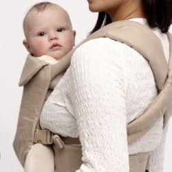 Wild Bird Mom Carrier 