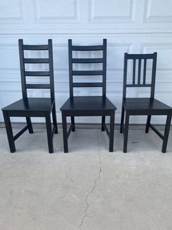 Three IKEA Wood Chairs
Great work
In good condition
Located in North Fontana