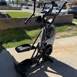 USED BOWFLEX MAX TRAINER M6