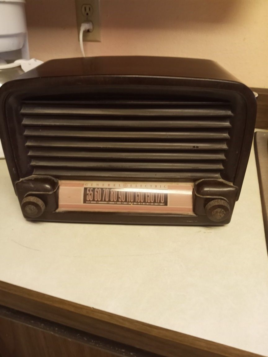 1948 General Electric Radio