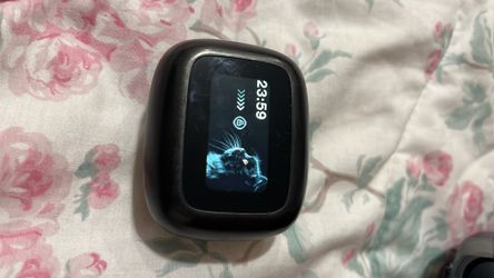Wireless earbuds