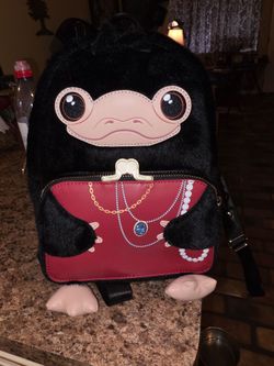 Fantastic Beasts Lounge Fly bookbag and wallet
