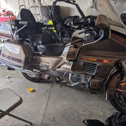 Clean 1989 Gold Wing 