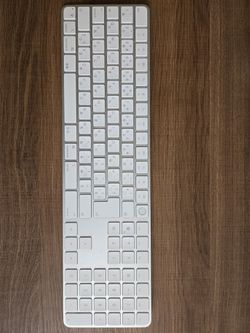 Genuine Apple Magic Keyboard with touch ID (English+Japanese)